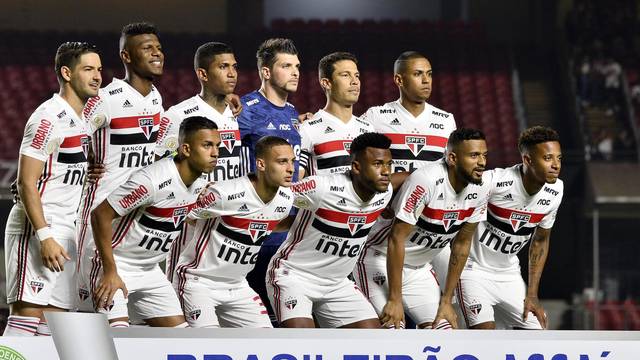 Time posado do SÃ£o Paulo contra a Chapecoense