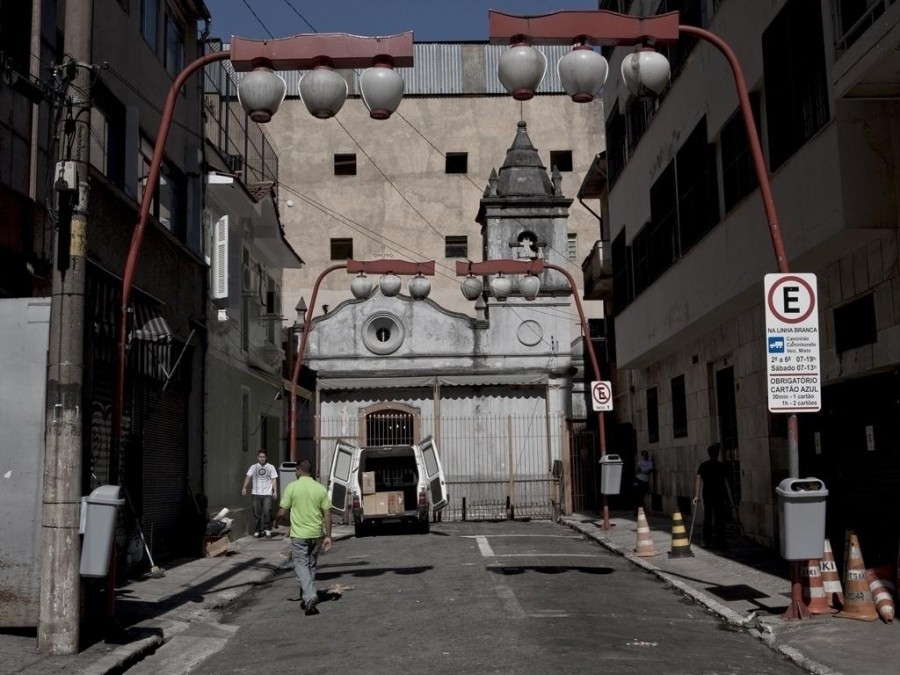 Ponte no bairro da Liberdade, Ponte no Bairro da Liberdade,…