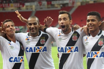 Comemoração, gol Nenê, Mané Garrincha, Vila Nova x Vasco (Foto: Carlos Gregório Jr./Vasco)
