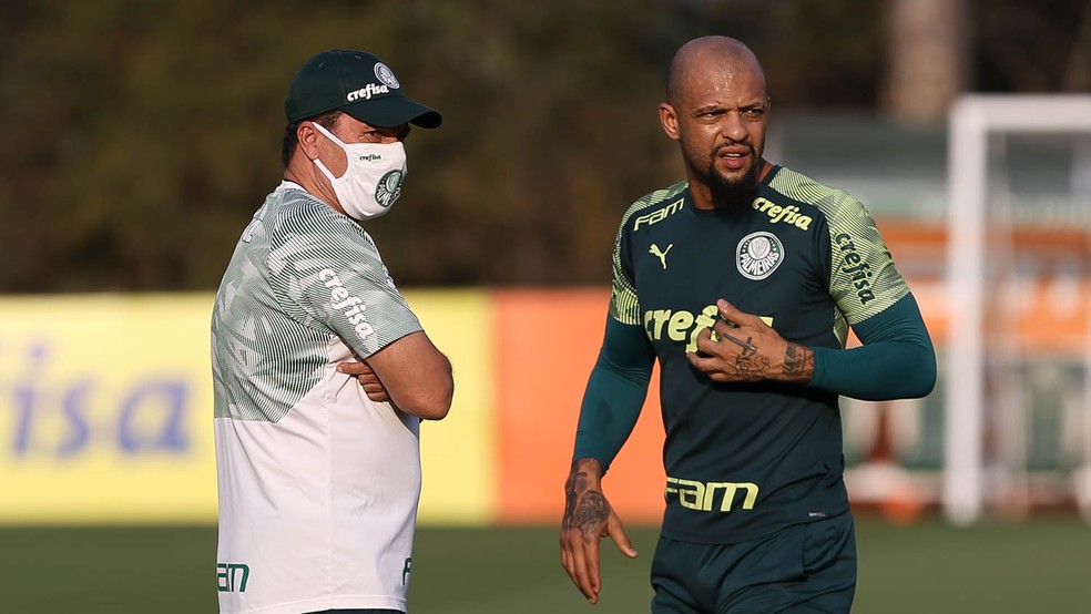 Sem Vitor Hugo, Palmeiras observa zagueiro do Cruzeiro e pode dar mais espaço à base