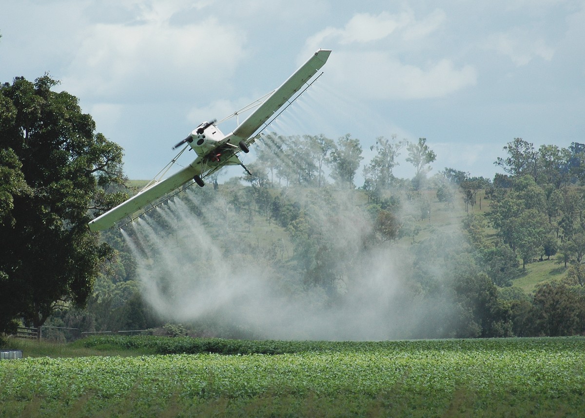 Licenciamento recorde de novos agrotóxicos