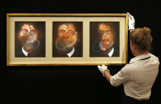 'Three Studies for a Self-Portrait', de Francis Bacon, foi arrematado por US$ 21,5 milhões (Foto: REUTERS/Suzanne Plunkett)