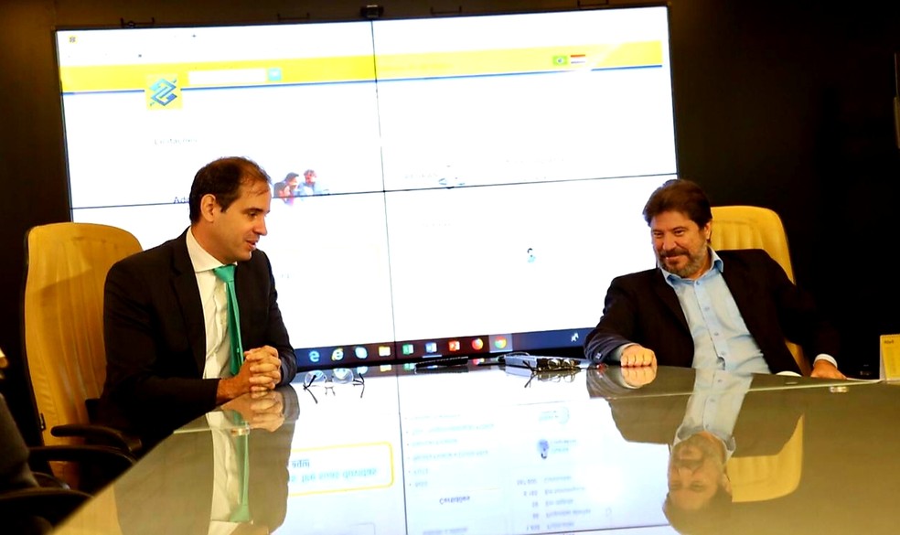 SecretÃ¡rios de TributaÃ§Ã£o e de Planejamento, Carlos Eduardo Xavier e Aldemir Freire, durante pregÃ£o dos royalties do Governo do RN â Foto: DivulgaÃ§Ã£o 