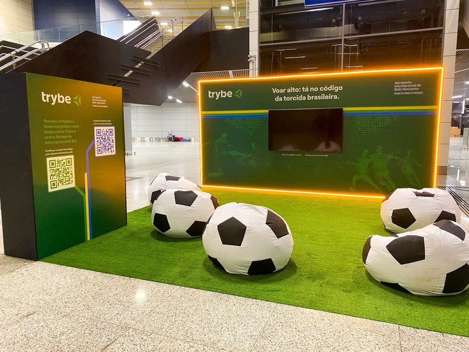 Espaço especial no Aeroporto Internacional de Belo Horizonte, criado para exibição dos jogos da Copa do Mundo de 2022
