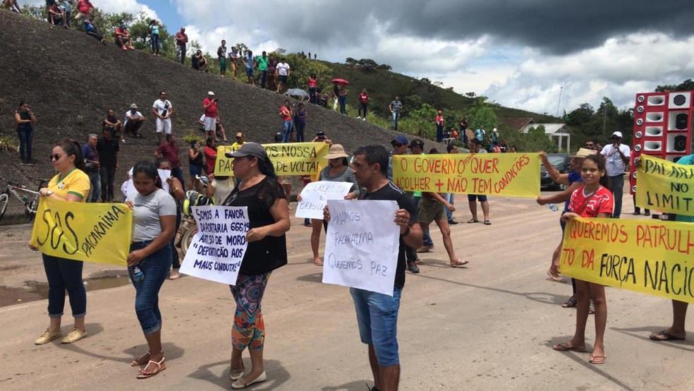 Moradores De Pacaraima Cobram Seguranca Na Fronteira Com A Venezuela Em Manifestacao Roraima G1