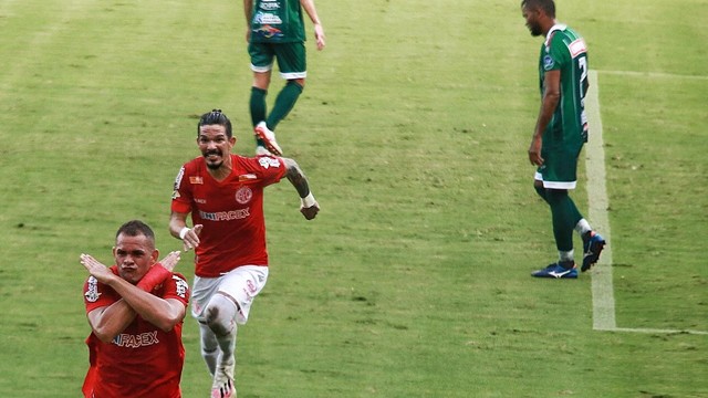 Wallace Pernambucano e o 'vapo' na vitória sobre o Coruripe