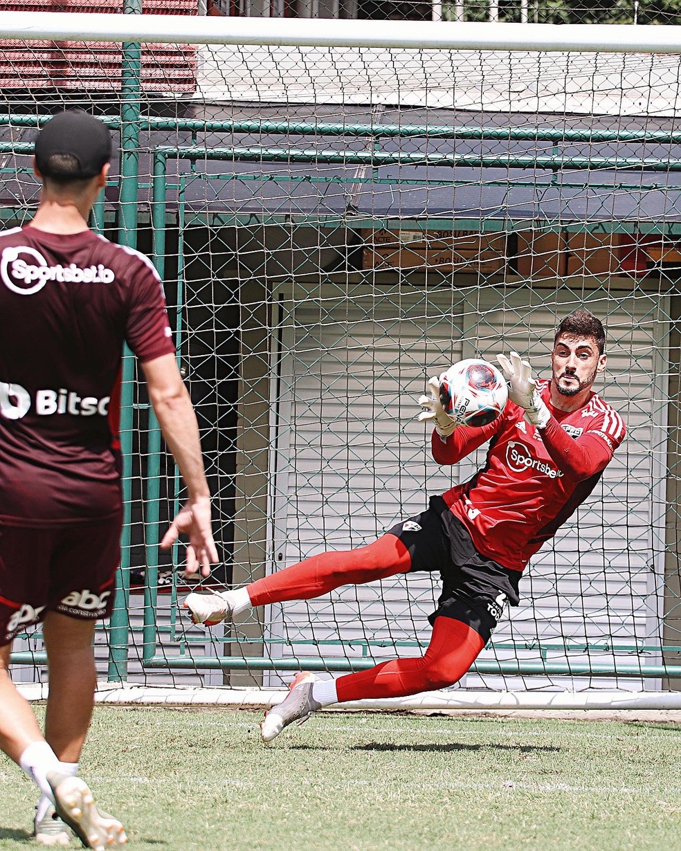 Rafael em treino do São Paulo — Foto: Divulgação
