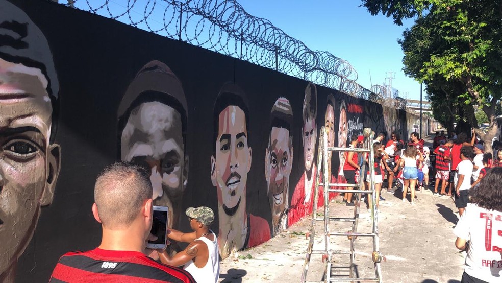 Homenagens no Maracanã para as vítimas do Ninho do Urubu — Foto: Raphael Zarko