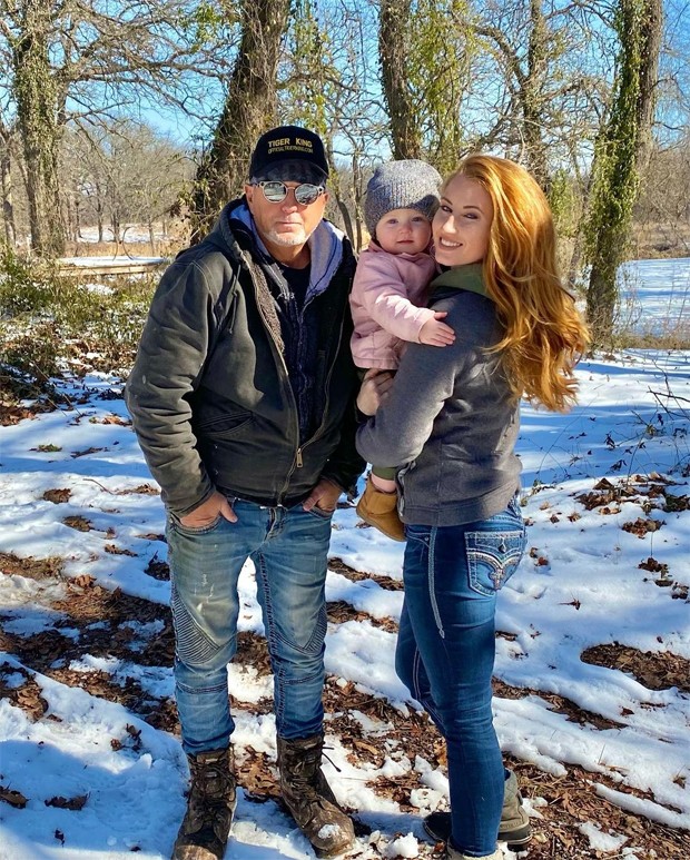 Jeff Lowe, a mulher, Lauren, e a filha do casal, Sarah Evelyn (Foto: Reprodução / Instagram)