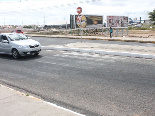 G1 - Faixas apagadas oferecem risco de atropelamento em Petrolina, PE ...