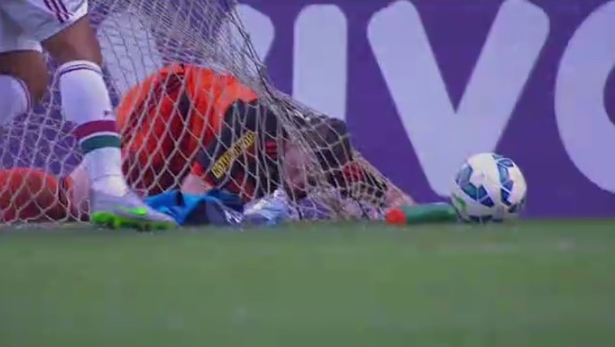 PV, do Fla, Scarpa, do Flu e Nenê, do Vasco disputam bizarrice de setembro