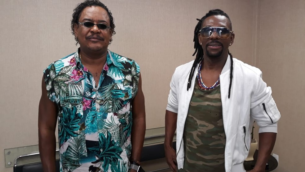 Compadre Washington e Beto Jamaica, vocalistas do É o Tchan — Foto: Maiana Belo/G1 BA
