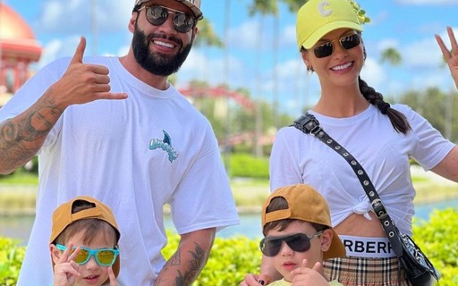 Gusttavo Lima e Andressa Suita curtem parque de Orlando com os filhos: "Incrível"