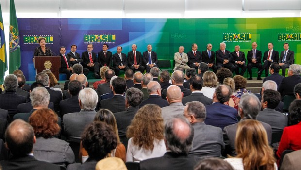 Em mais uma etapa da reforma ministerial, Dilma deu posse a seis novos ministros no Palácio do Planalto (Foto: Roberto Stuckert Filho/PR)