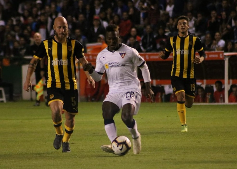 Joia Jhojan Julio, de apenas 21 anos, &eacute; a "arma secreta" da LDU contra o Flamengo &mdash; Foto: Divulga&ccedil;&atilde;o / LDU