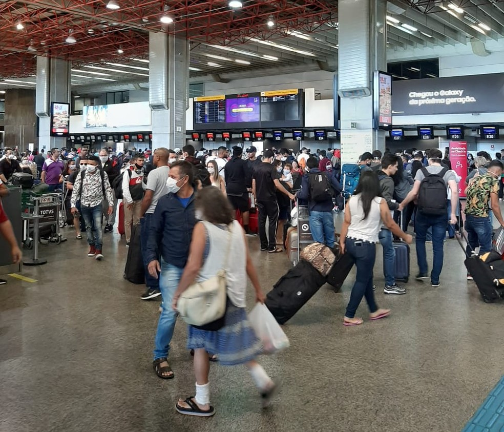 Imagens Registram Aglomeracao No Aeroporto De Guarulhos Nesta Sexta Em Meio A Pandemia De Covid 19 Sao Paulo G1