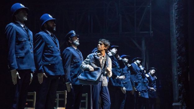 Produtores justificam que altos valores de patrocínio são necessários para financiar montagens versões à altura da Broadway, como 'Billy Elliot' (Foto: DIVULGAÇÃO)