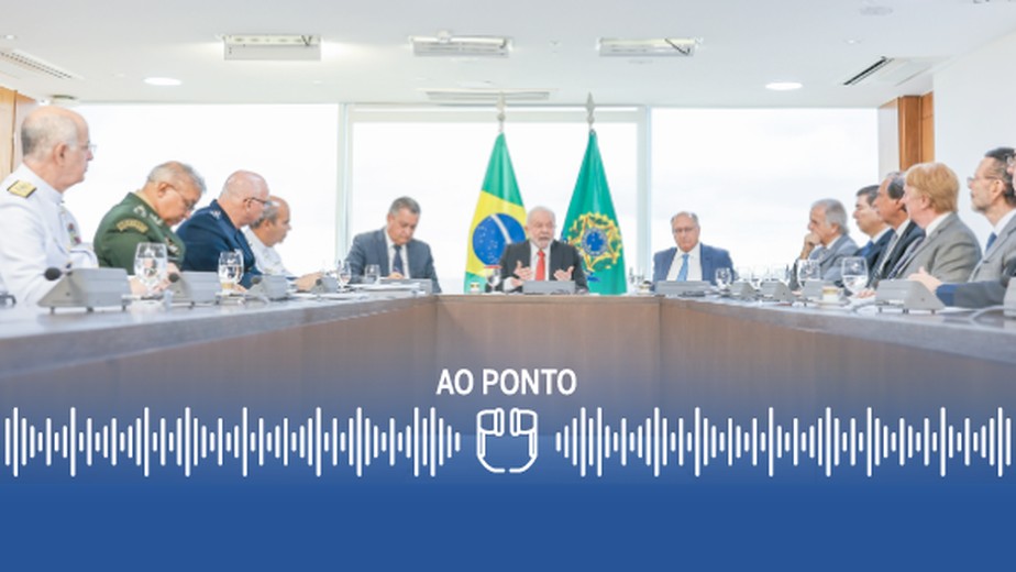 Reunião do presidente Lula (C) com os comandantes das Forças Armadas, o ministro da Defesa, José Múcio, e o presidente da Fiesp, Josué Gomes, em Brasília