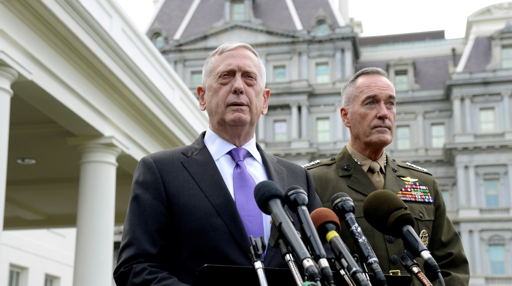 Secretário de Defesa dos EUA, James Mattis, promete esmagar a Coreia do Norte em caso de ataques (Foto: REUTERS/Mike Theiler)