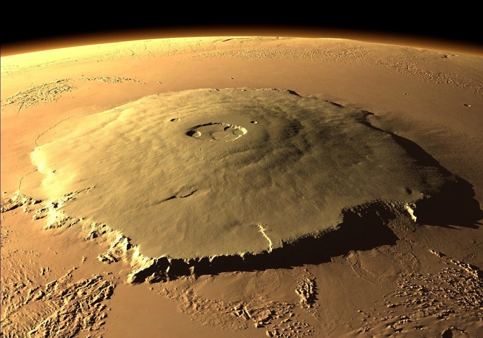 Monte Olimpo, em Marte, é o maior vulcão do Sistema Solar, ocupando uma área equivalente a do estado do Rio Grande do Sul. — Foto: Nasa