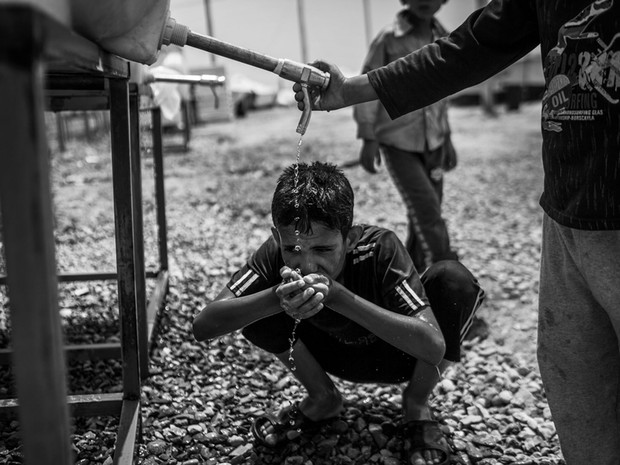 Criança no campo de Dibaga, no Iraque (Foto: Manu Brabo/MEMO/Médicos sem Fronteiras)