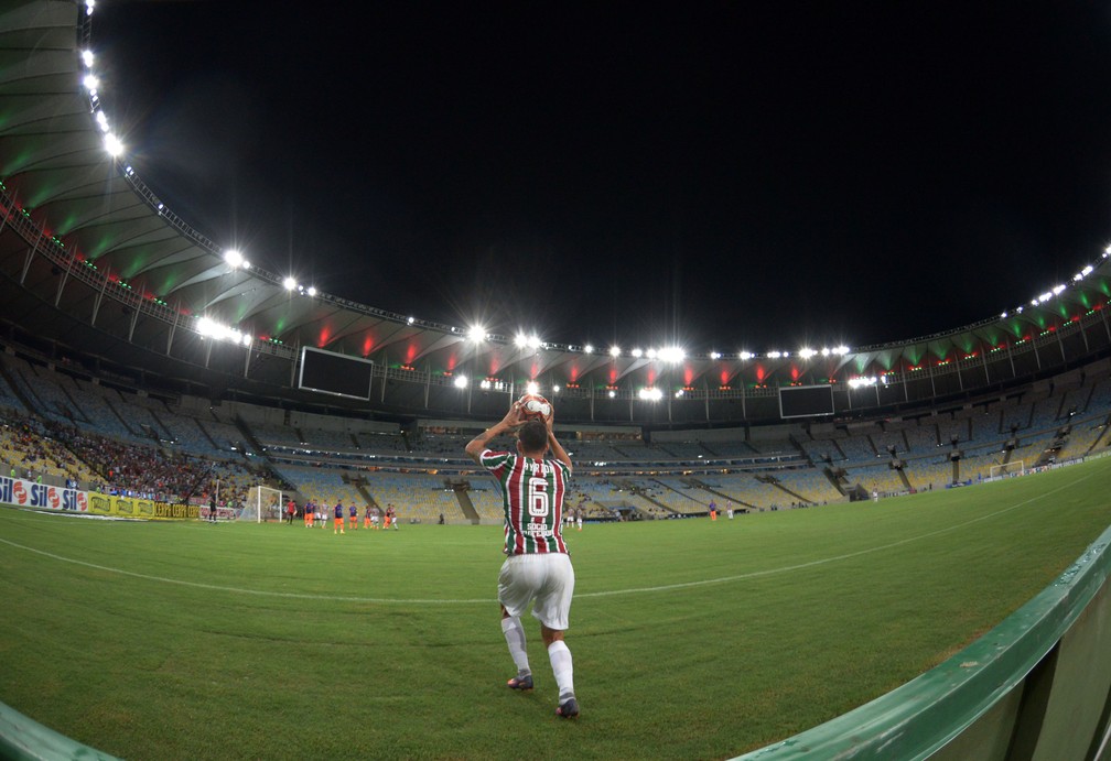 Público baixo em Fluminense x Nova Iguaçu, no Maracanã (Foto: André Durão)