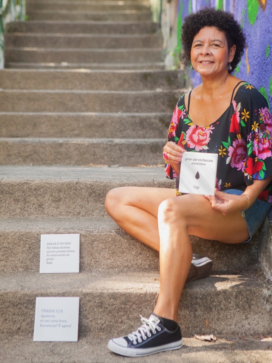 Gigi, fará uma intervenção artística urbana aplicando alguns de seus poemas, impressos em azulejos, em escadaria de Laranjeiras, Zona Sul do Rio.