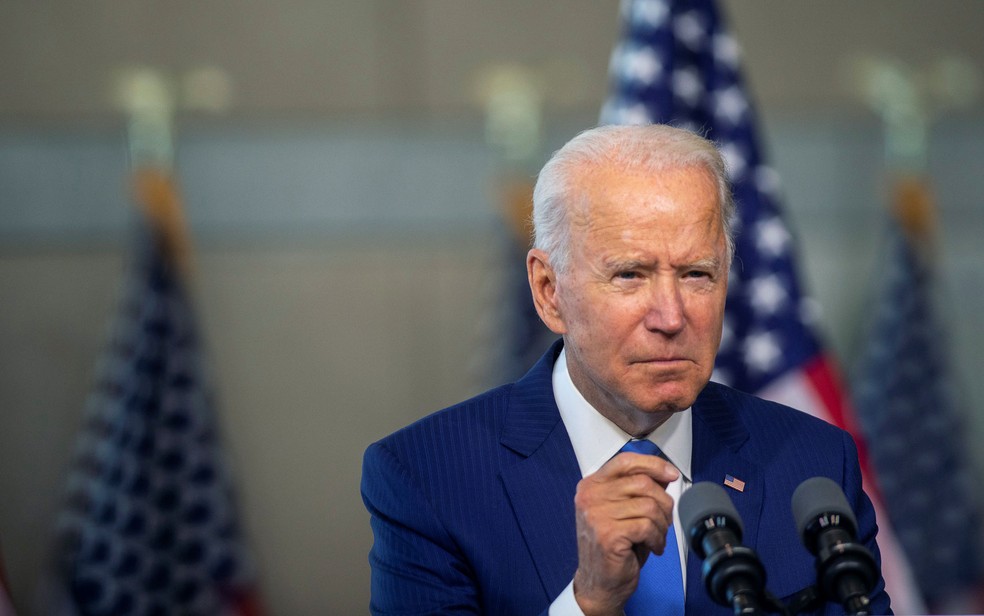 Joe Biden caracterizou Trump como um 'piromaníaco climático' — Foto: Reuters/Mark Makela 