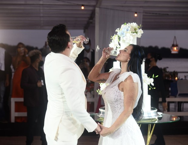 Casamento de Gretchen e Esdras de Souza (Foto: AgNews)