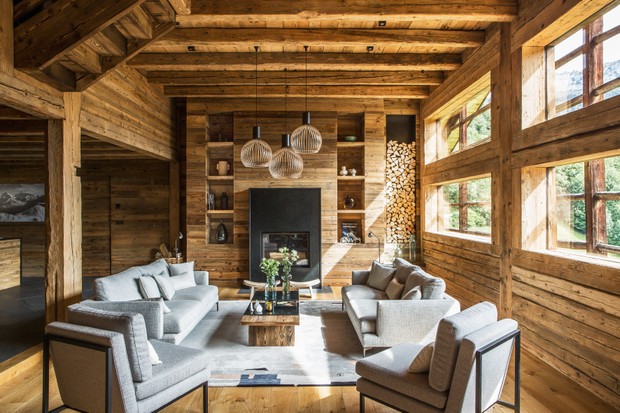 Casa nos Alpes franceses encanta com estrutura de madeira e décor minimalista  (Foto: Gilles Trillard)