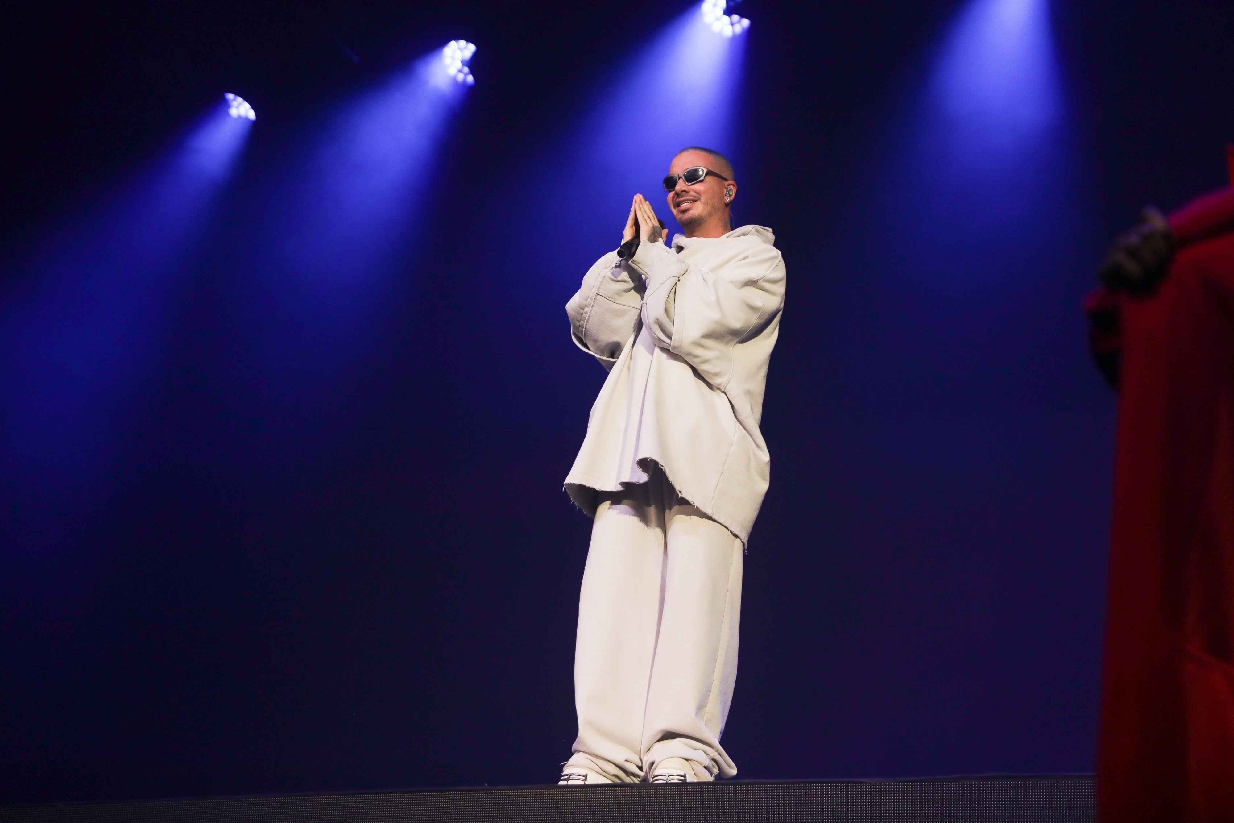 J Balvin faz show em São Paulo e diz que turnê no Brasil é para 'conquistar fãs' para o reggaeton