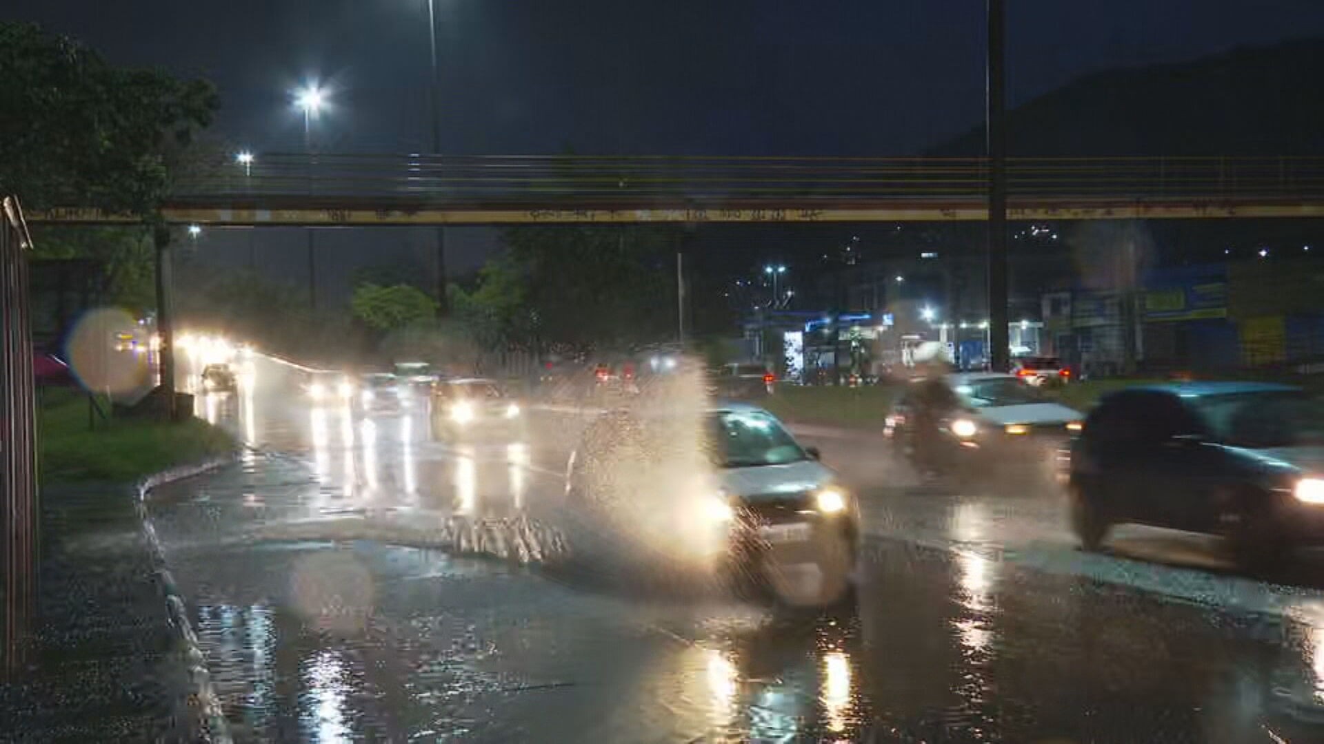 Chuva Forte Deixa O Rio Em Estágio De Mobilização Há Registros De Bolsões Dágua Em Várias 