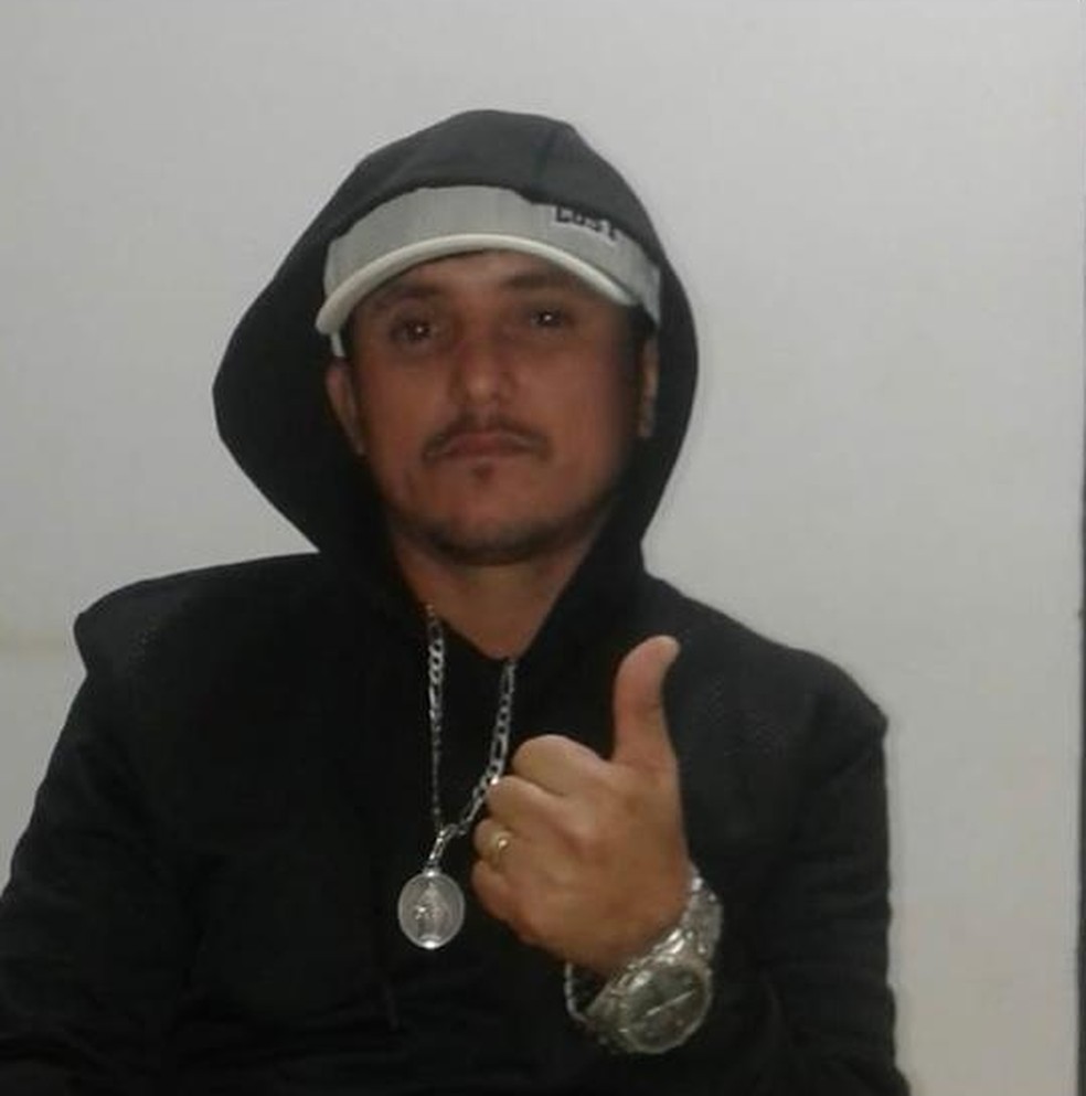 Romberg Farias Santiago, de 40 anos, suspeito atirar em Andreza Farias Santiago, no DF — Foto: Facebook/Reprodução