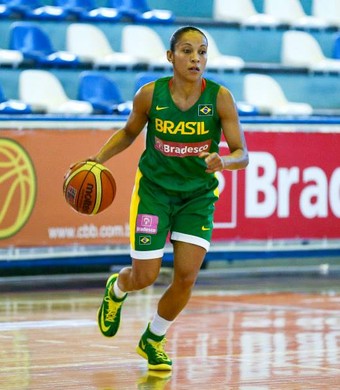 Armadora Adrianinha seleção feminina de basquete (Foto: Wagner Carmo/Inovafoto)