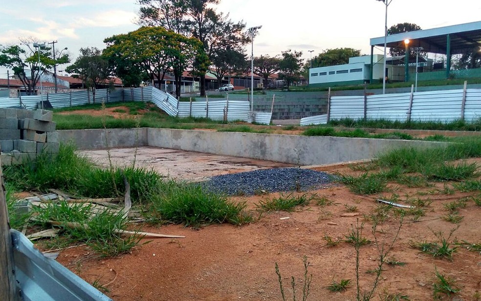 Moradores De Valinhos Reclamam De Obras Paradas Em Piscina Publica No Jardim Paraiso Campinas E Regiao G1