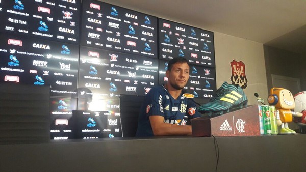 Diego Alves valoriza Sul-Americana, mas diz que Flamengo prioriza G-4 do Brasileirão