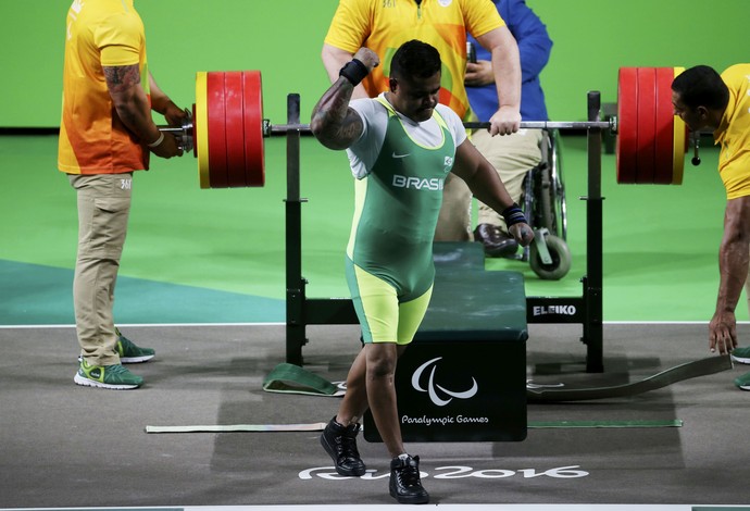 Evânio Silva, medalha de prata no halterofilismo até 88kg na Paralimpíada (Foto: Sergio Moraes/Reuters)