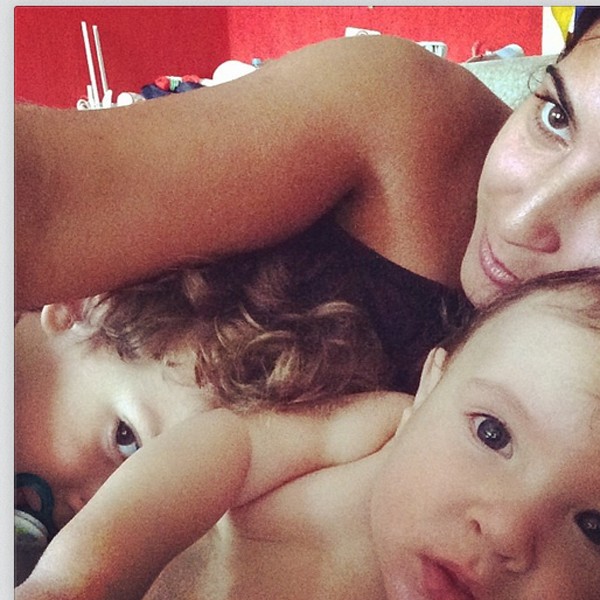 Priscila curte momento com filhos (Foto: Reprodução/Instagram)