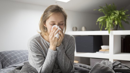 Por que você se sente pior à noite quando está gripado ou resfriado?
