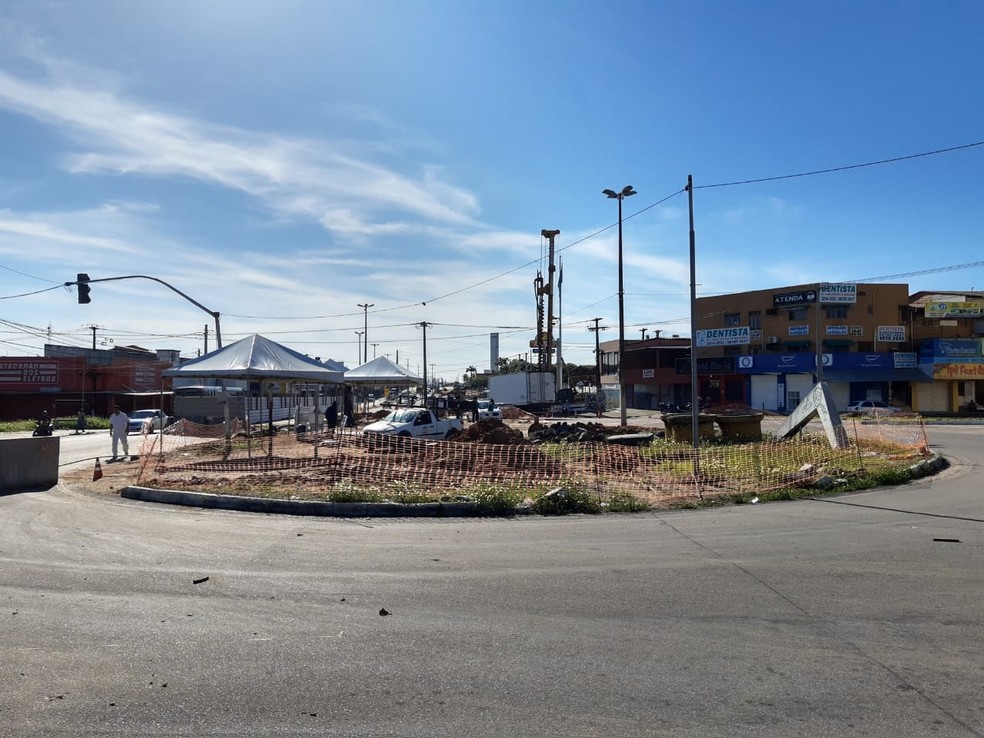 InterdiÃ§Ã£o Ã© necessÃ¡ria para construÃ§Ã£o de viaduto â€” Foto: Lucas Cortez/Inter TV Cabugi