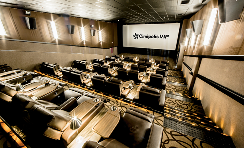Cinema no interior de SP oferece sala vip com serviço de garçom e menu