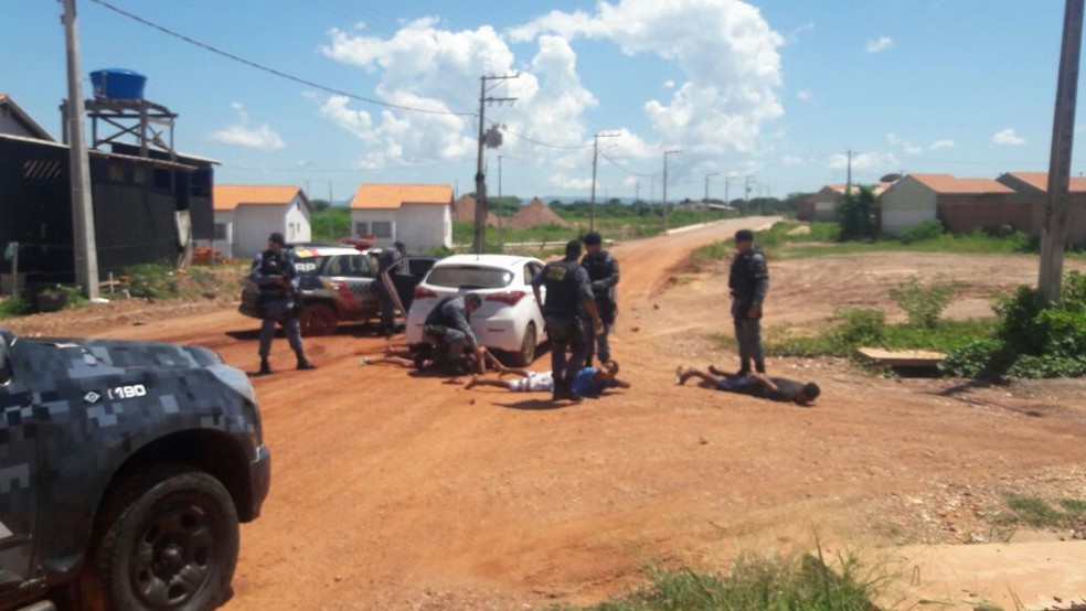 Sequestradores foram presos quando estavam com o carro da vÃ­tima (Foto: DivulgaÃ§Ã£o)