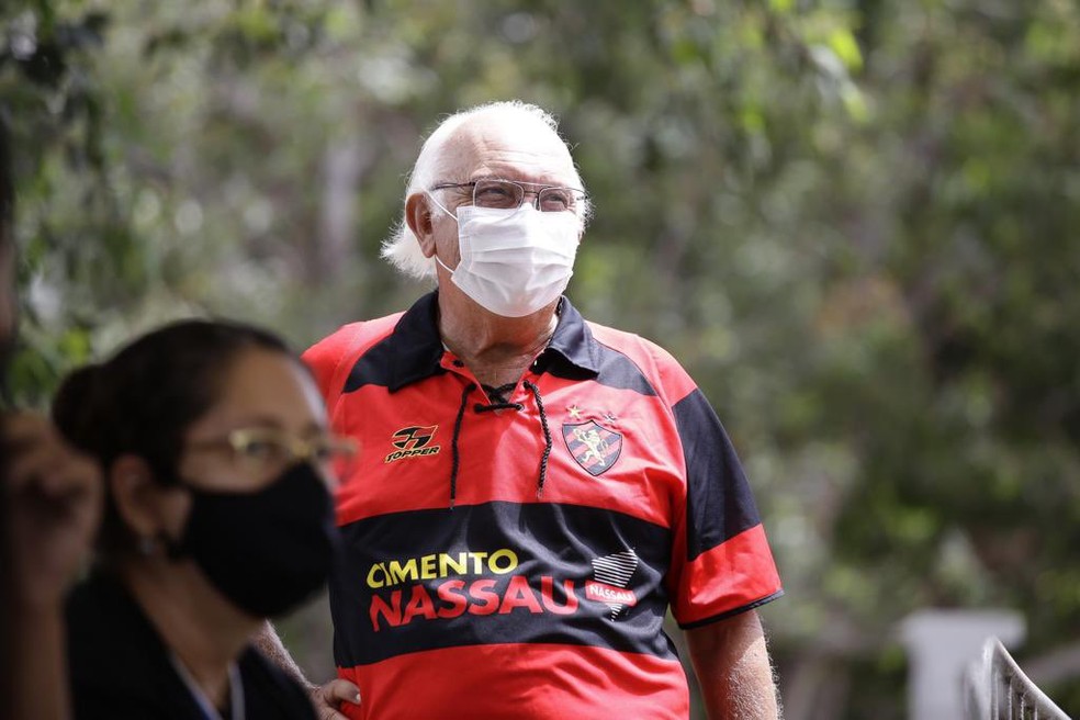 Milton Bivar em elei&ccedil;&atilde;o do Sport na Ilha do Retiro &mdash; Foto: Anderson Stevens / Sport Club do Recife