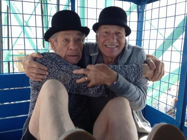 Ian McKellen e Patrick Stewart em série de retratos em Nova York (Foto: Reprodução Twitter)