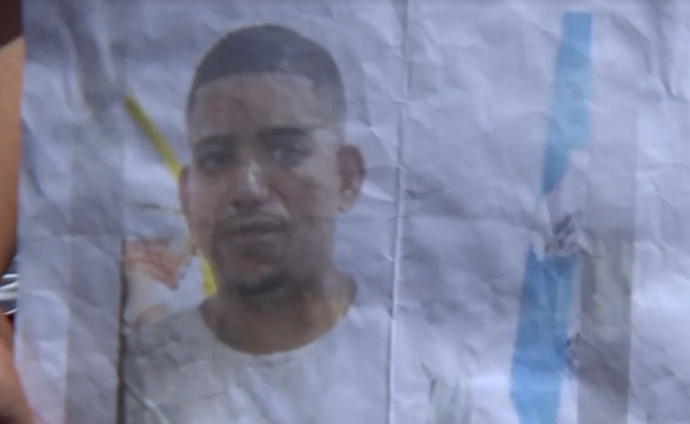 Felipe Araújo dos Santos, de 25 anos, foi encontrado morto após sair para cobrar rifa em bairro de Salvador — Foto: Reprodução/TV Bahia