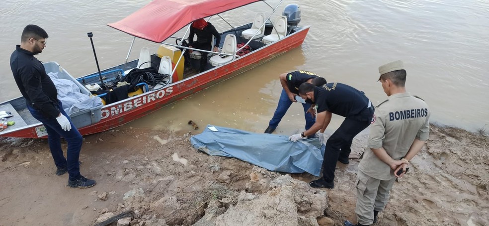 Corpo do motorista foi achado pelos bombeiros na tarde desta terça-feira (26) — Foto: Arquivo/Corpo de Bombeiros do Acre