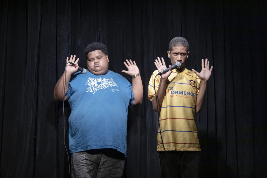 Os comediantes Big Jaum e Felipe Ferreira em show no Comédia de Cria, no Teatro Café Pequeno
