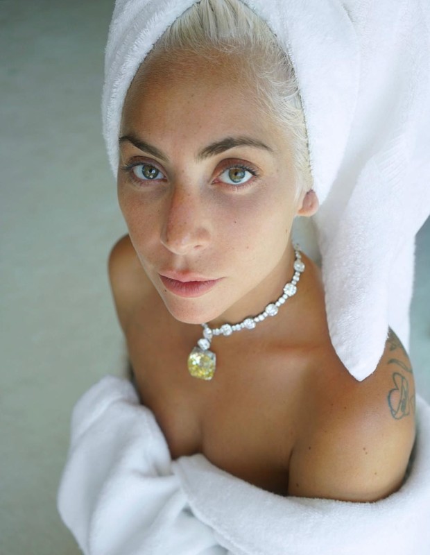 Lady Gaga e seu diamante (Foto: Reprodução Instagram)