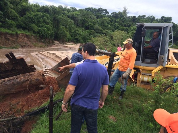 Equipes foram acionadas para trabalhar nos locais prejudicados (Foto: Divulgação/Prefeitura)