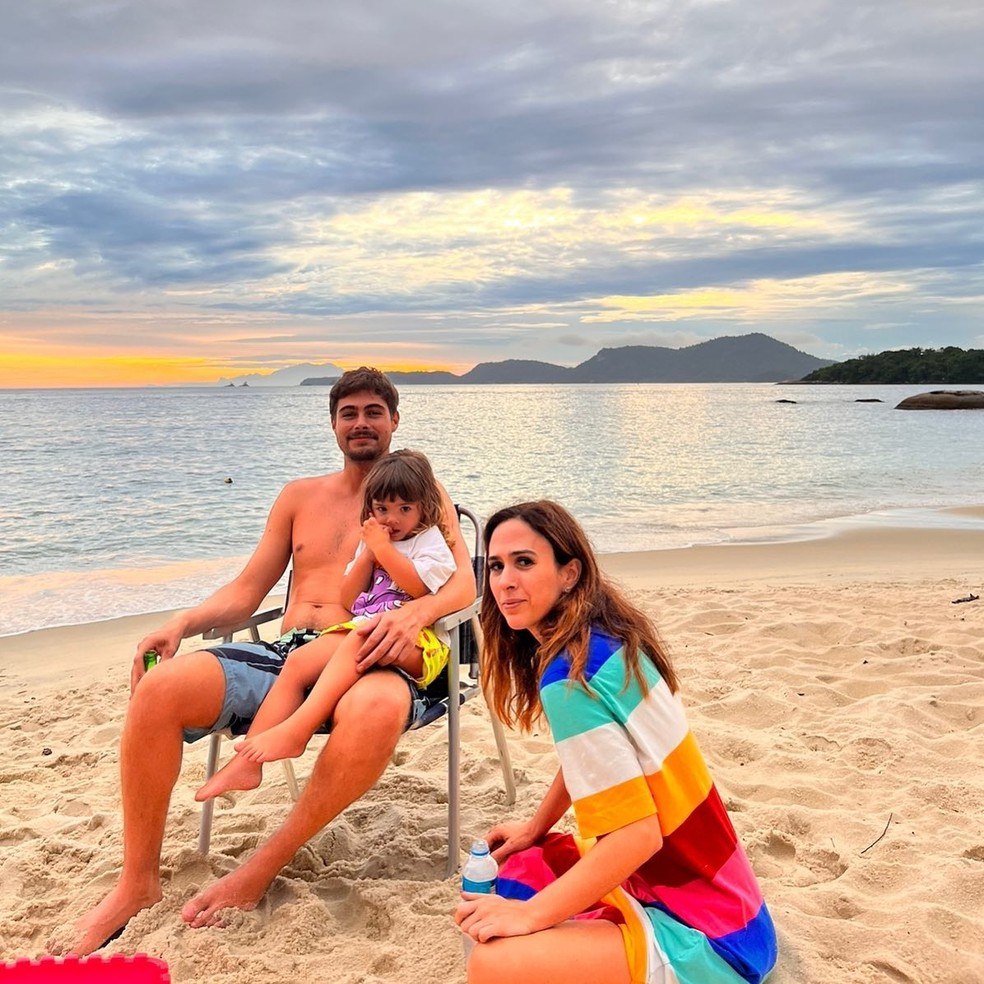 Tat&aacute; Werneck e Rafa Vitti com Clara Maria &mdash; Foto: Reprodu&ccedil;&atilde;o/Instagram